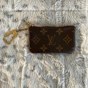 💯 Authentic Louis Vuitton Key/Coin Pouch